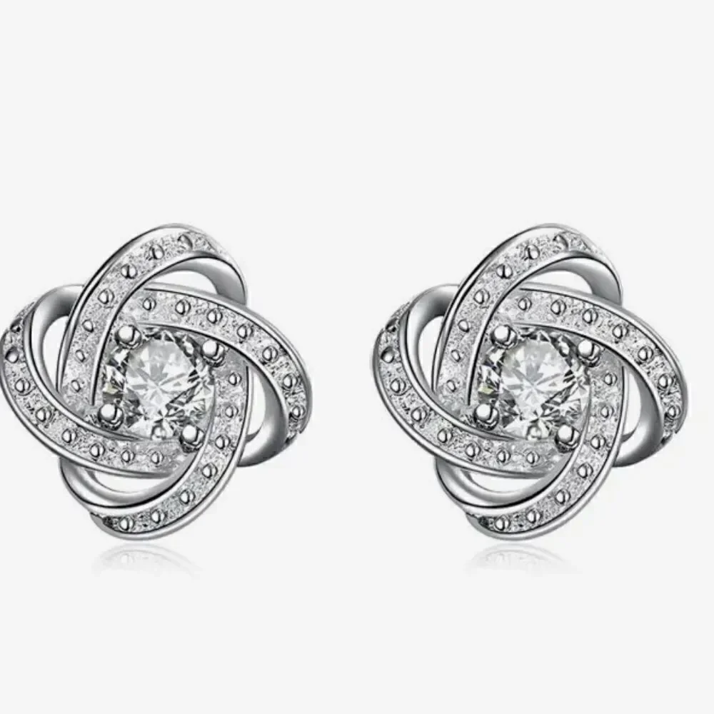 The Ambassador Earring in 925 silver and cz